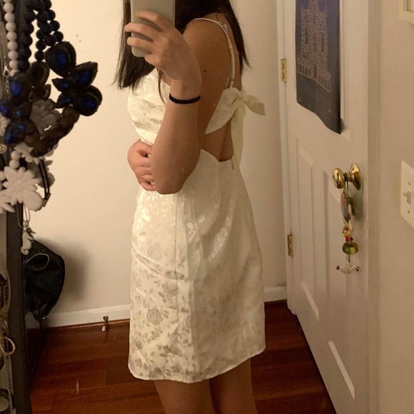 Lucy in the sky white dress - Picture 5 of 5